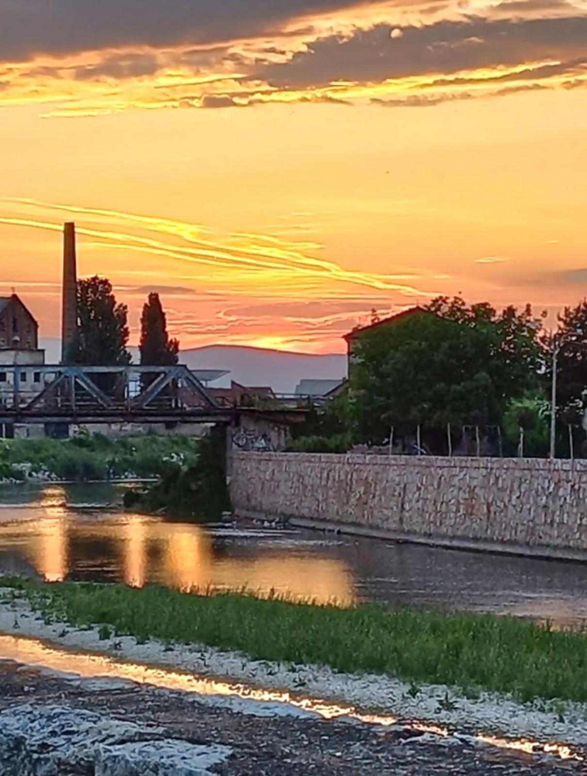 "My Life" Luxury River Apartments Ni 외부 사진
