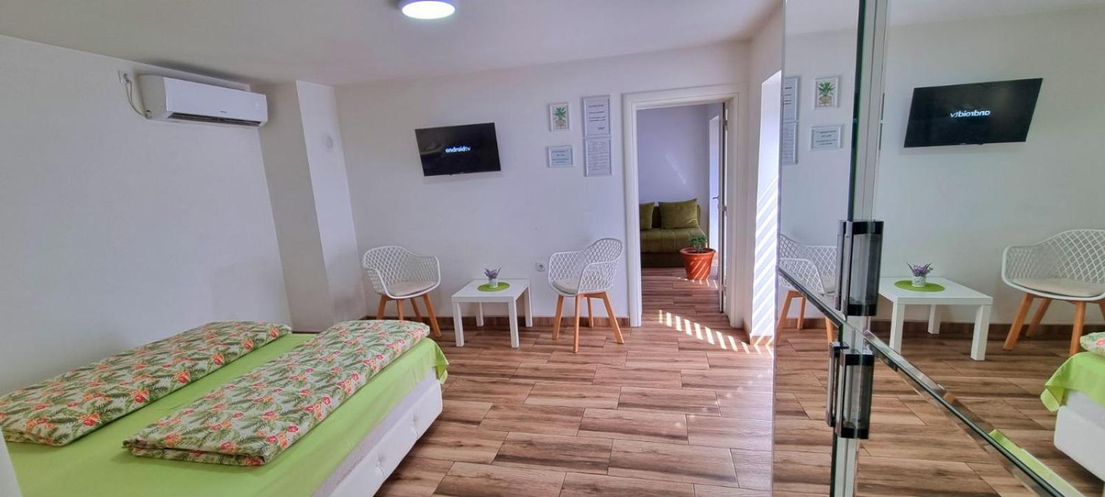 "My Life" Luxury River Apartments Ni 외부 사진