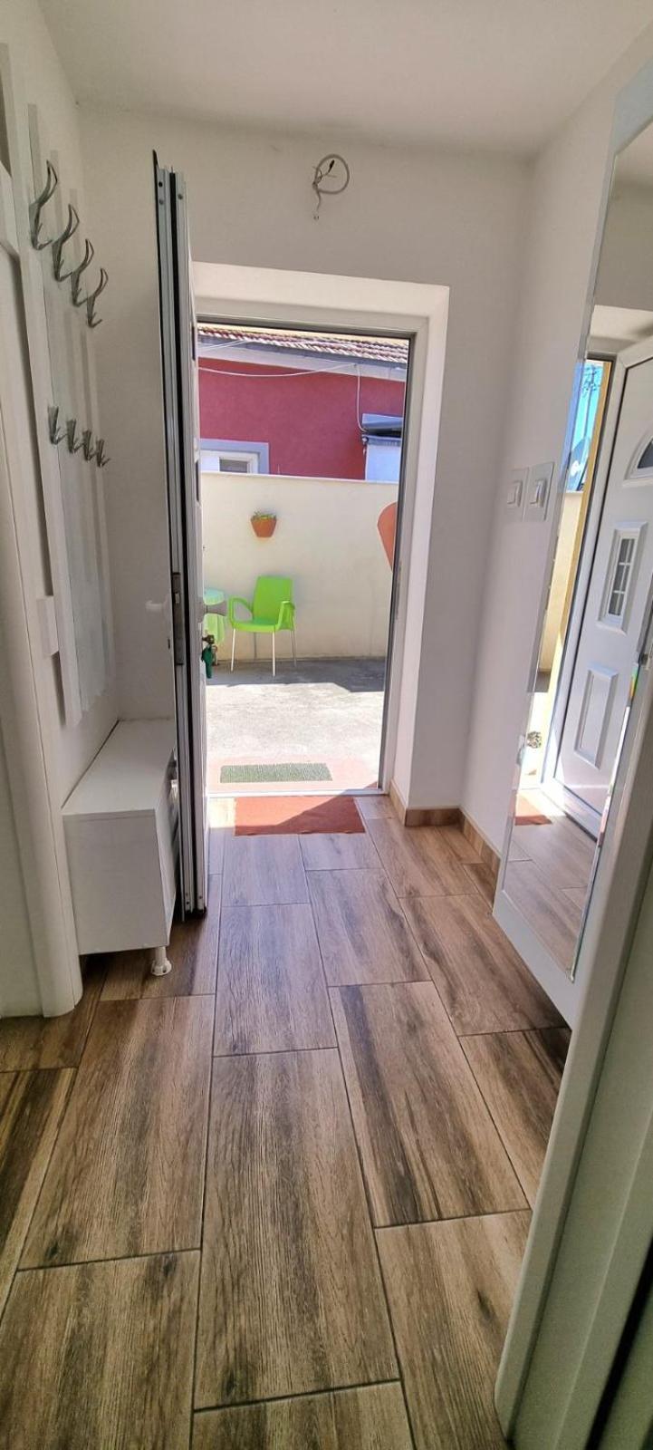 "My Life" Luxury River Apartments Ni 외부 사진