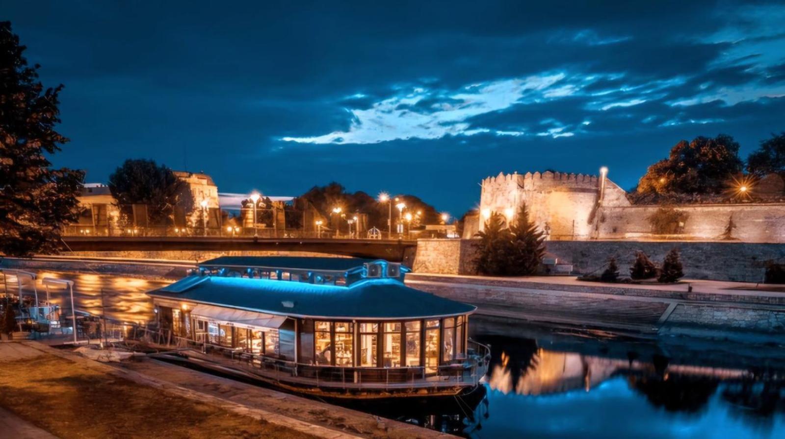 "My Life" Luxury River Apartments Ni 외부 사진